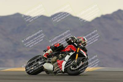 media/Jan-14-2023-SoCal Trackdays (Sat) [[497694156f]]/Turn 9 Set 2 (1130am)/